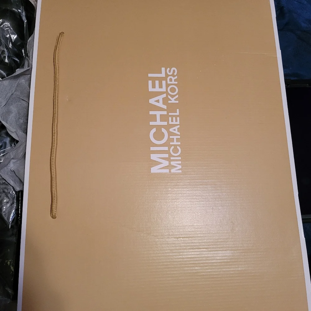 Boots - Picture 3 of 3